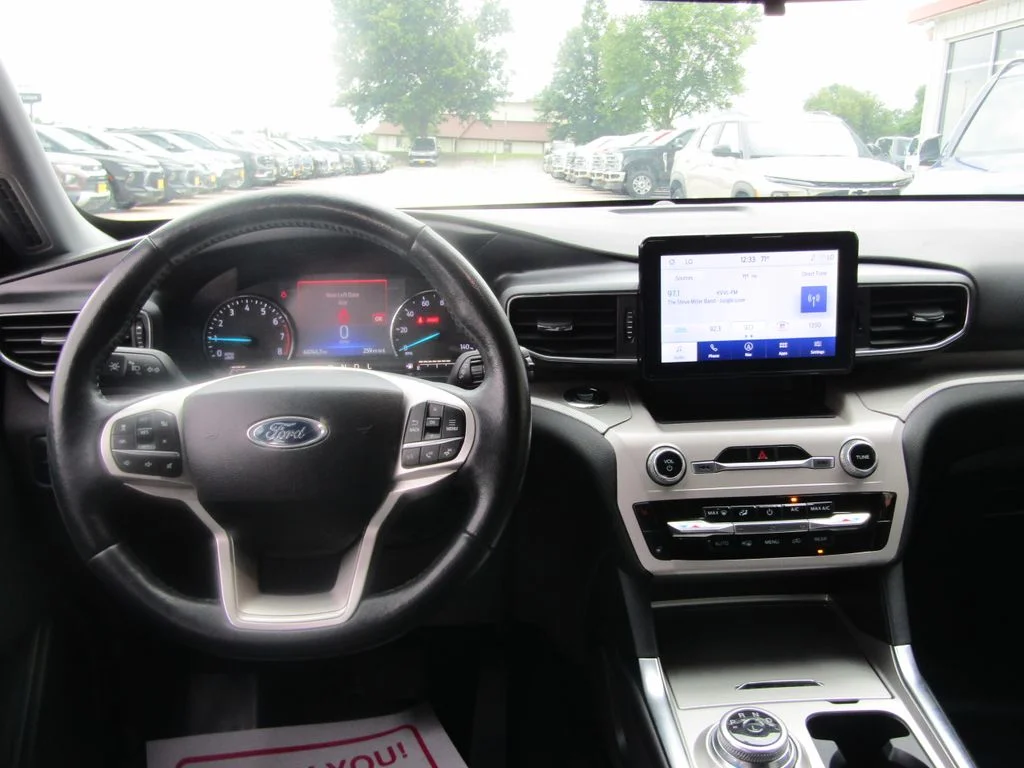 Used 2023 Red Metallic Ford XLT image 5