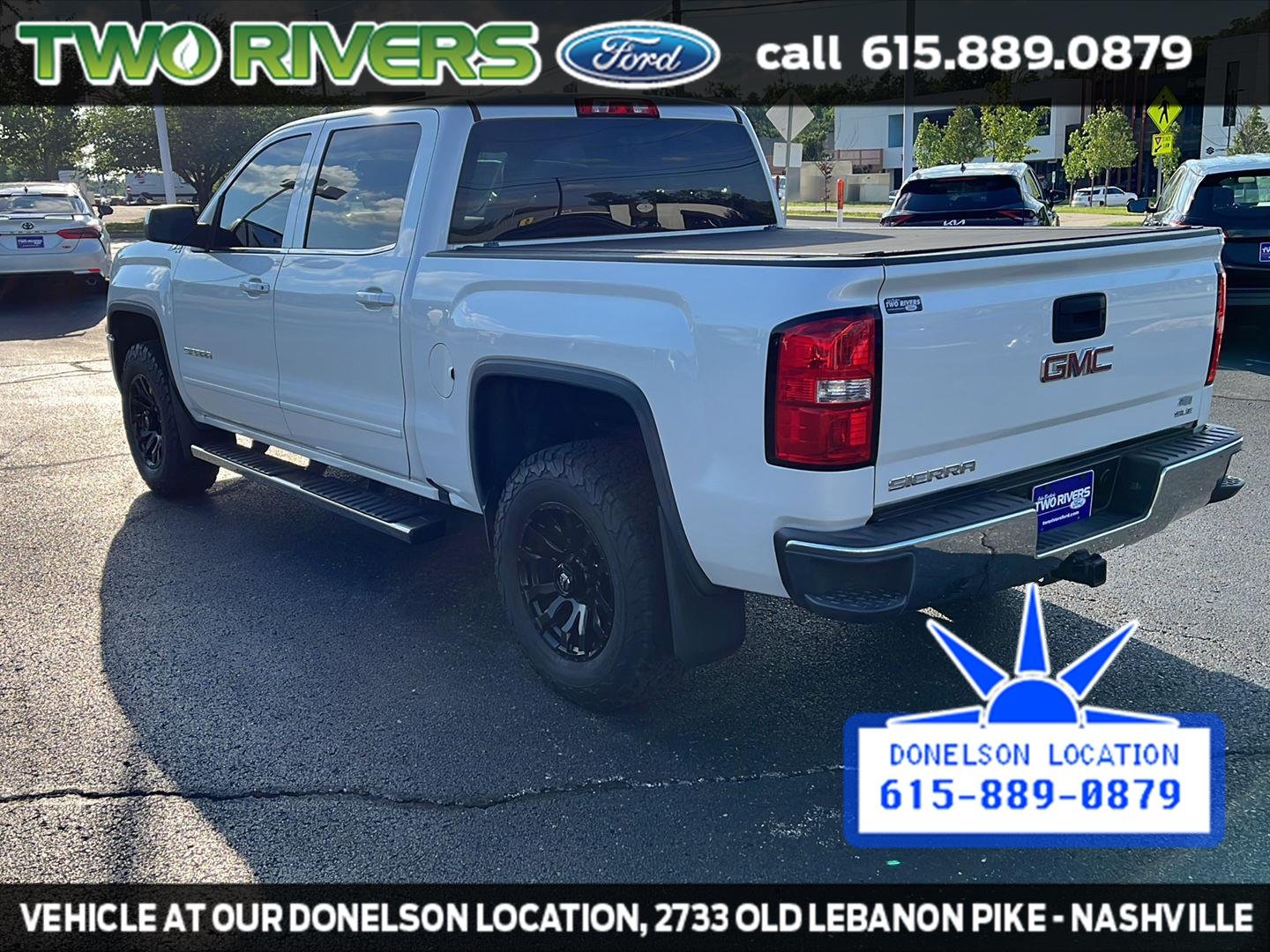 Used 2018 White Frost Tri-Coat GMC SLE image 8