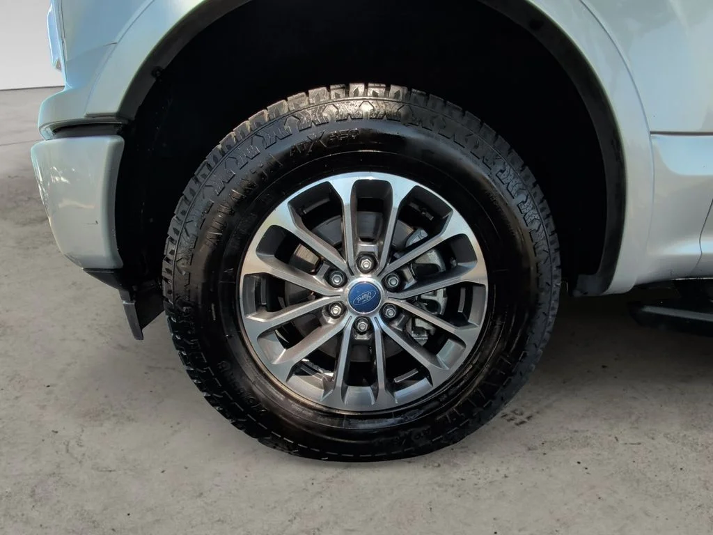 Used 2019 Silver Ford XLT image 9