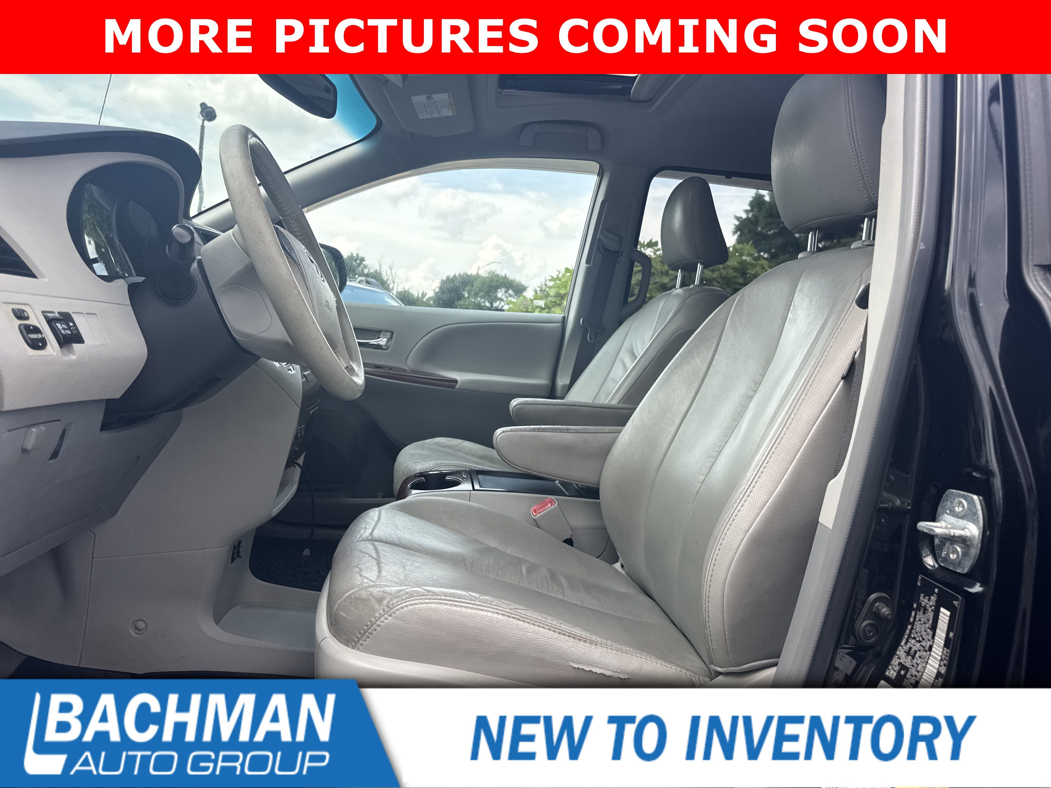 Used 2011 Black Toyota XLE image 11