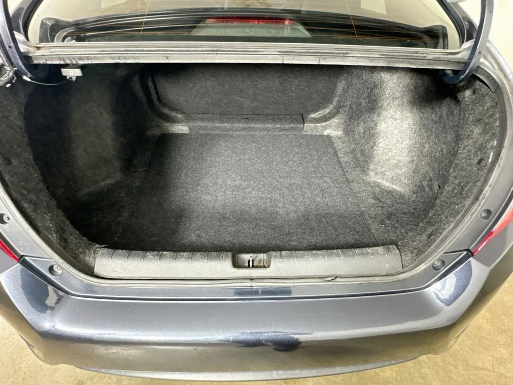 Used 2018 Gray Honda LX image 28