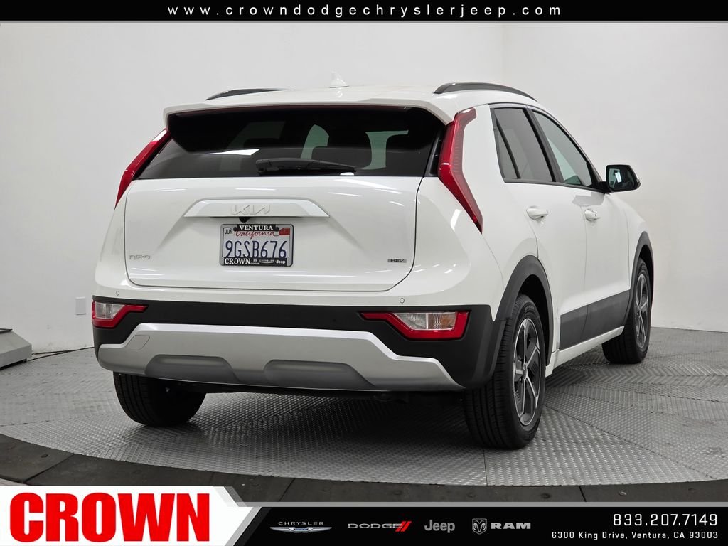Used 2023 White Kia EX image 7