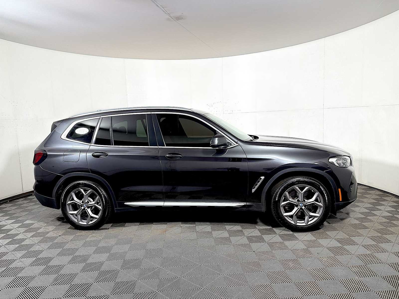 Used 2023 Dark Graphite Metallic BMW xDrive30i image 7