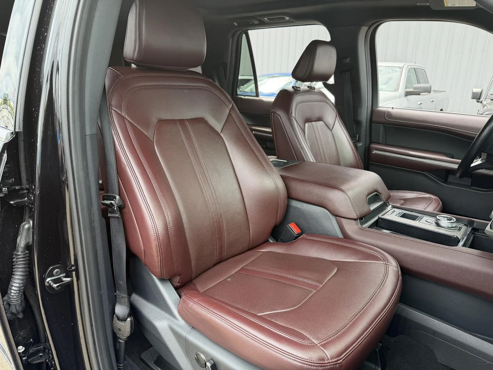 Used 2024 Agate Black Ford Limited image 22