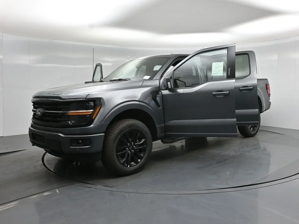 New 2026 Carbonized Gray Metallic Ford XLT image 28
