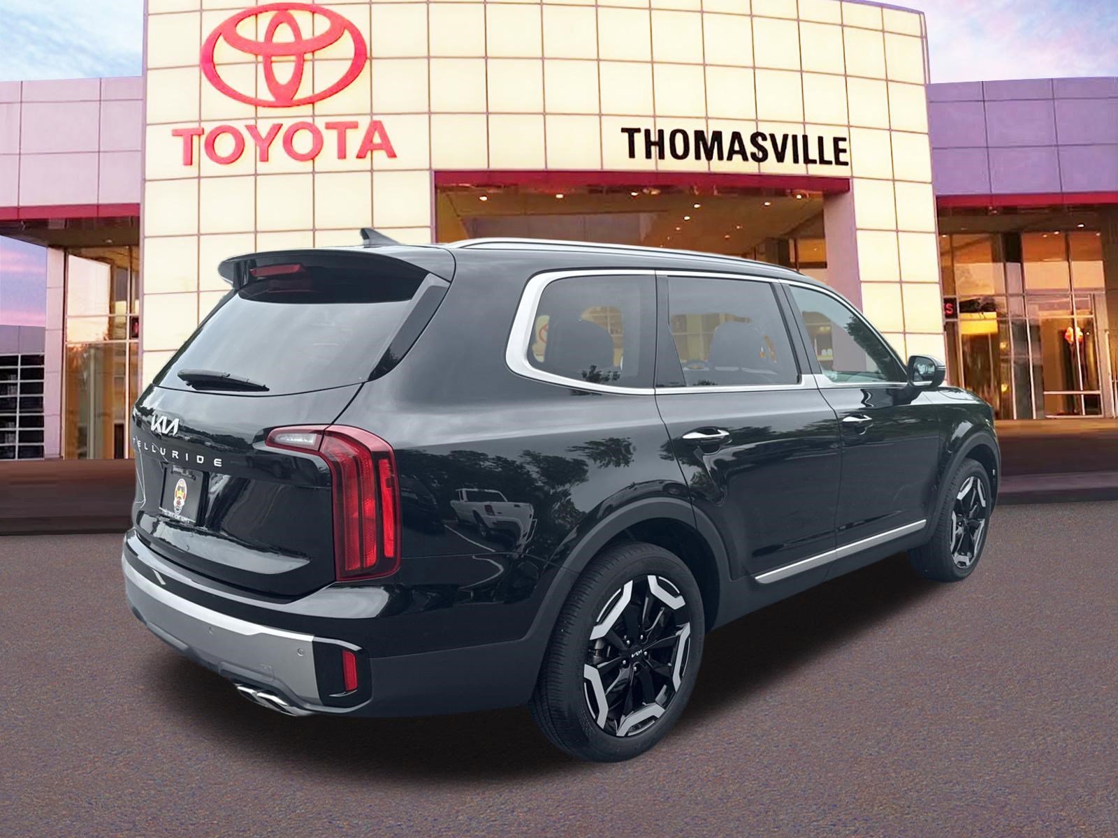 Used 2025 Ebony Black Kia S image 5