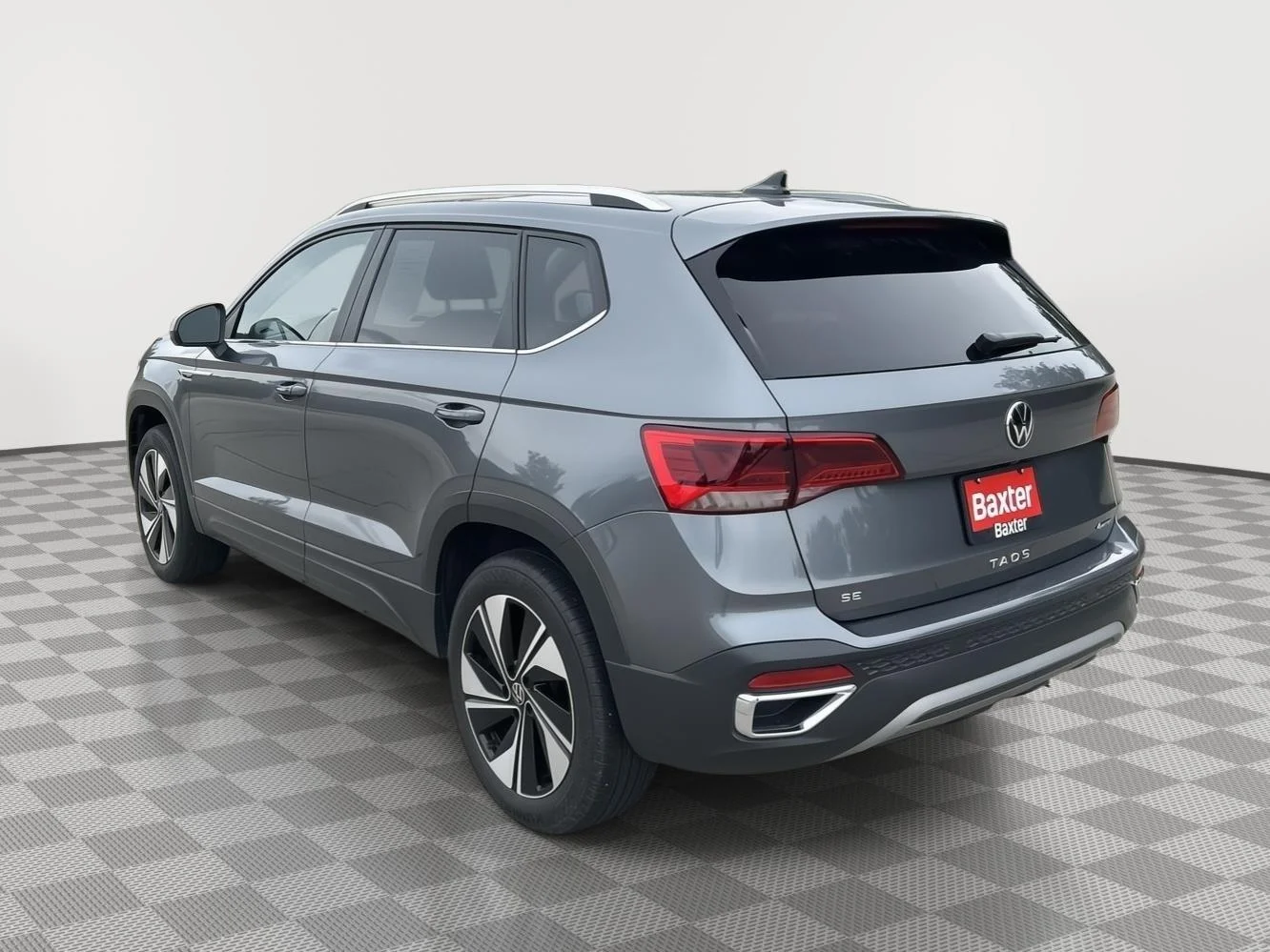 Certified Used 2024 GRAY Volkswagen SE image 7