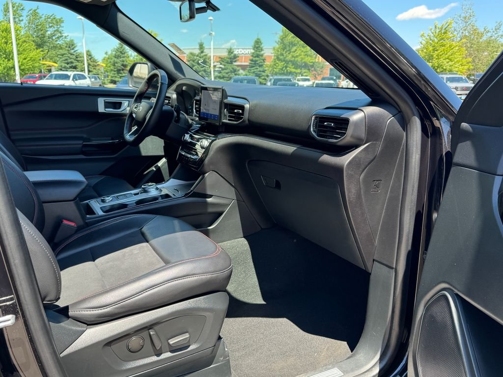 2023 Ford Explorer ST Line - Photo 8