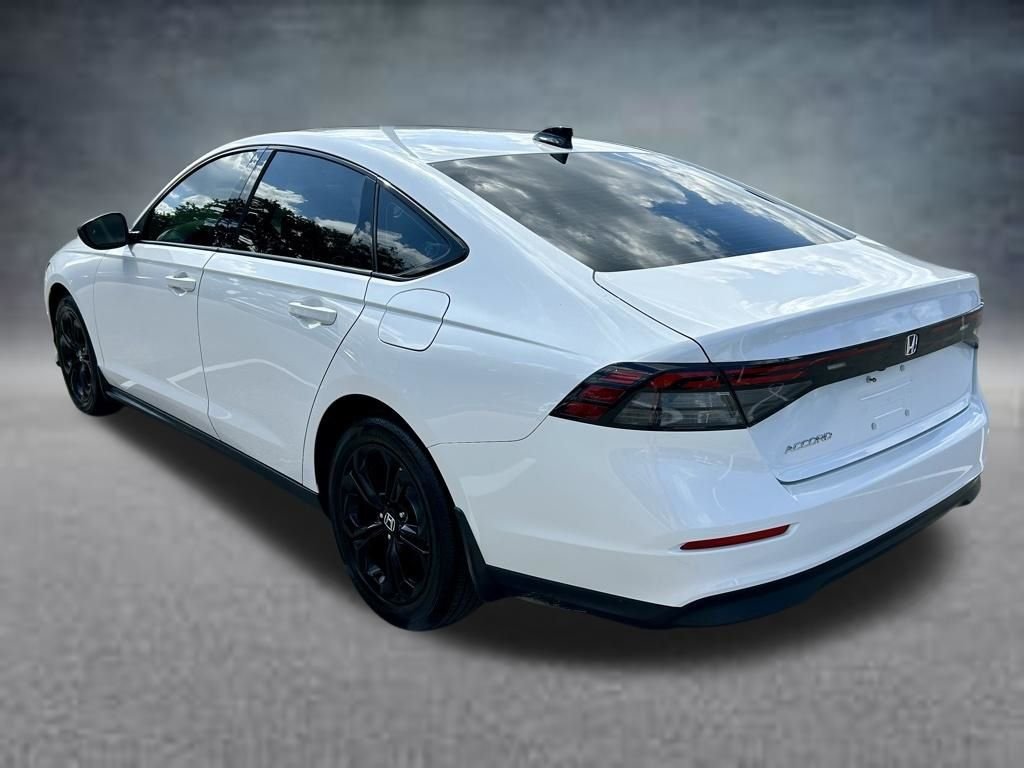 Used 2025  Honda SE image 7