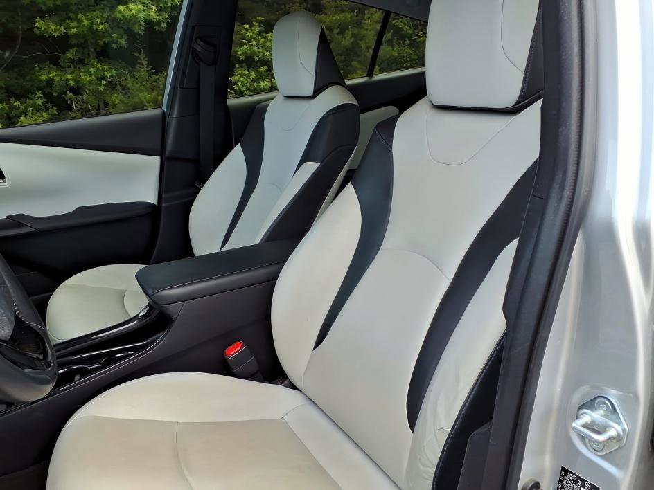 Used 2022 Classic Silver Metallic Toyota Limited image 13