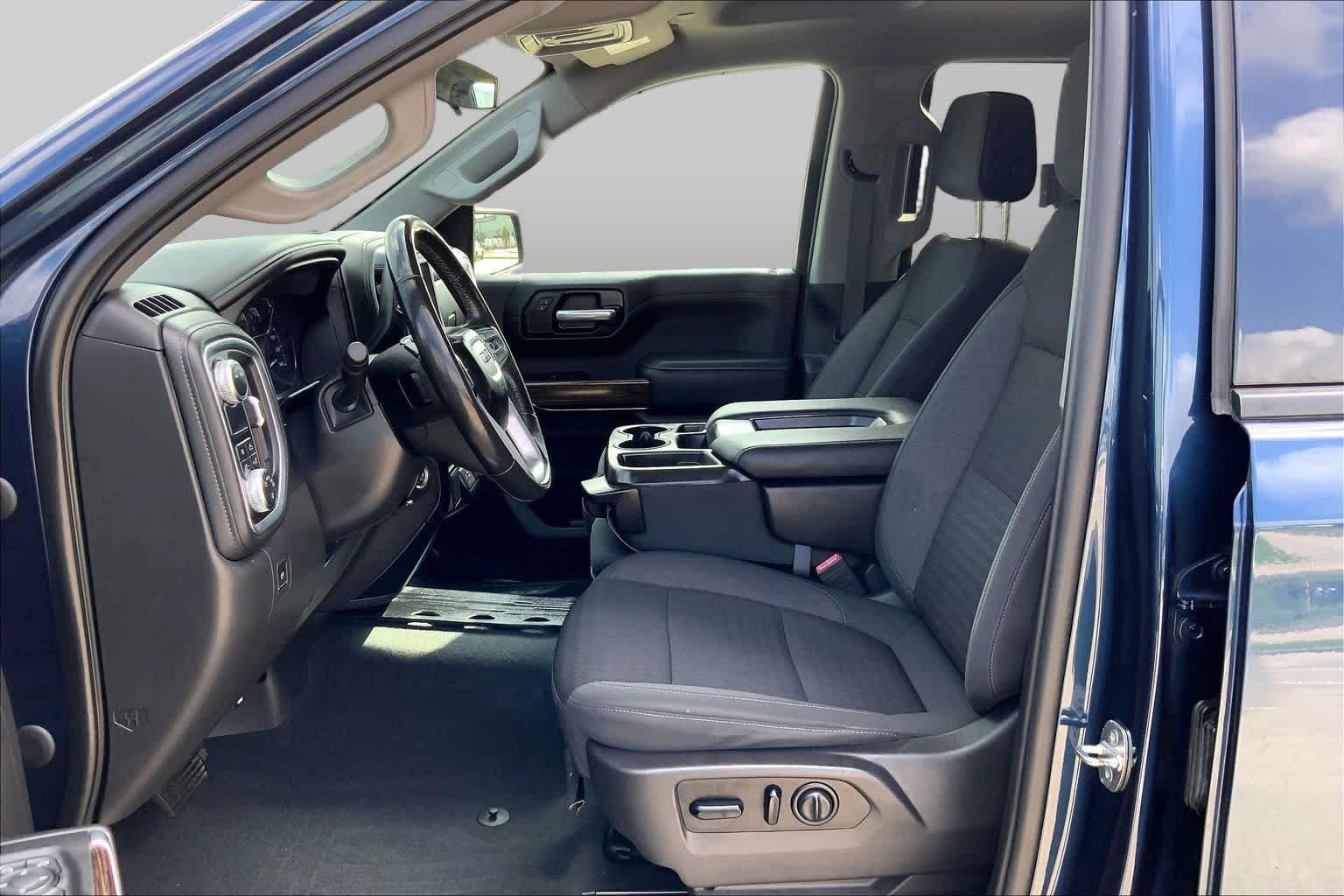 Used 2021 Pacific Blue Metallic GMC Elevation image 8