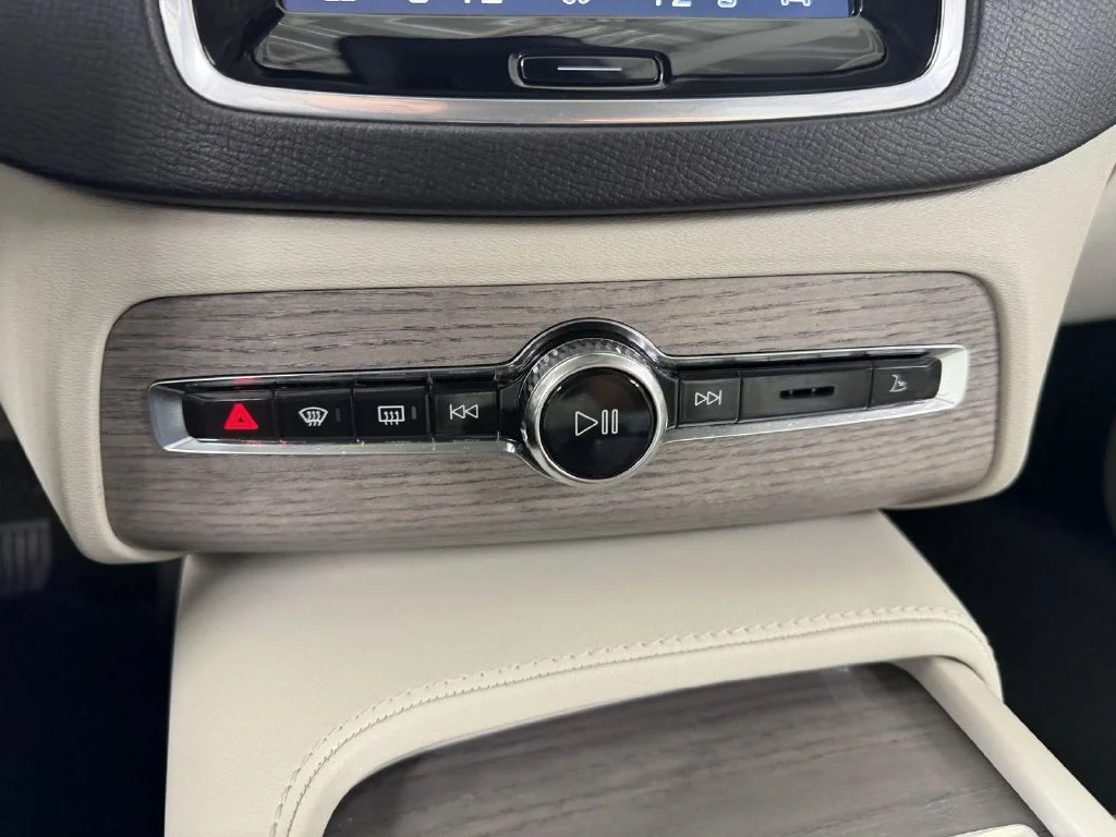 Used 2024 Blue Volvo B6 Plus Bright Theme image 24