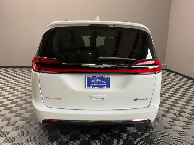 Certified Used 2021 Bright White Clearcoat Chrysler Touring image 11