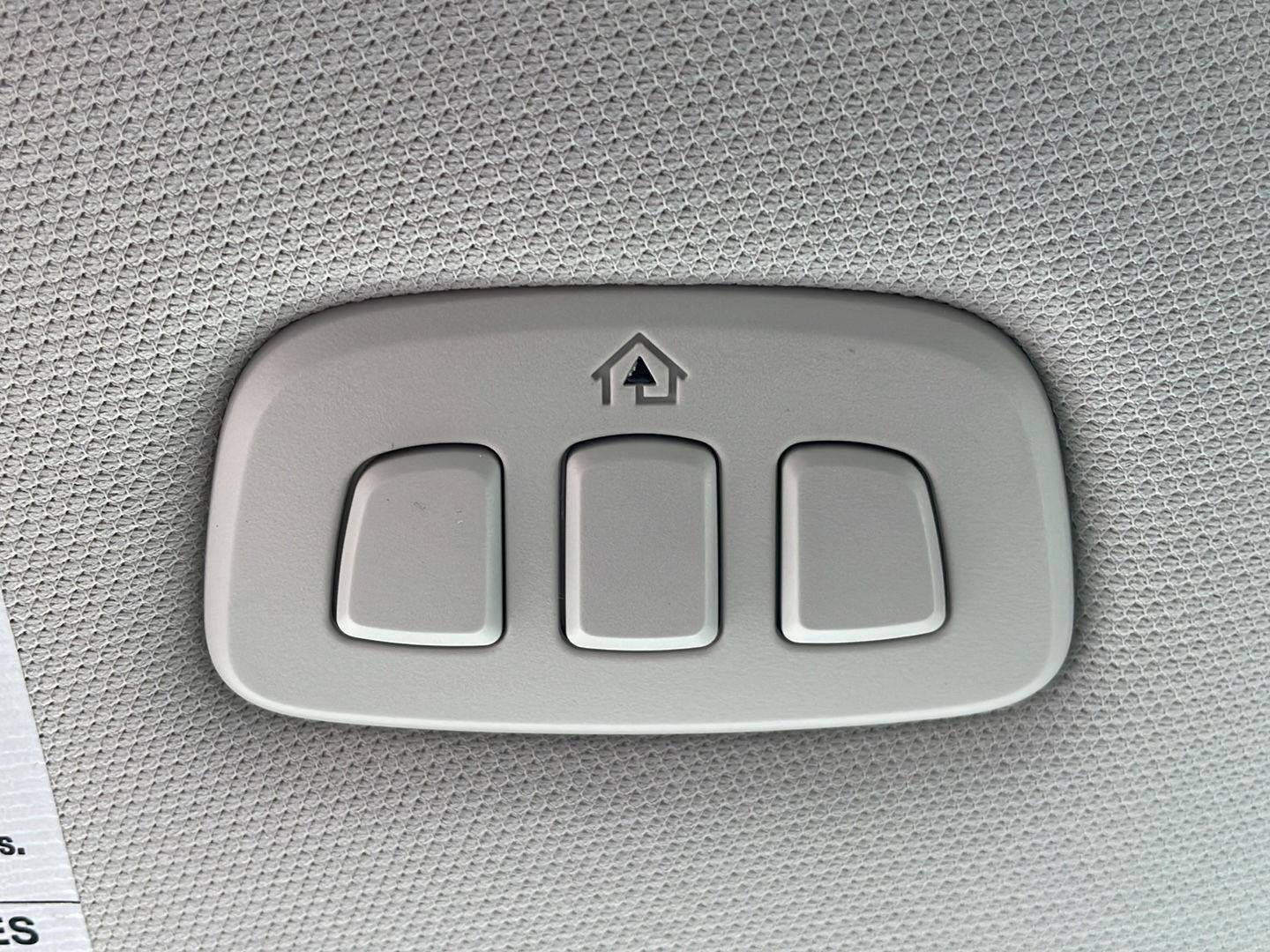 New 2026 Star White Metallic Tri-Coat Ford Platinum™ image 24