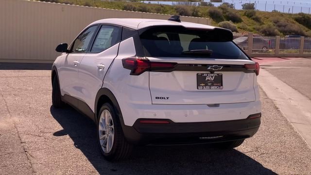 2027 Chevrolet Bolt LT - Photo 7