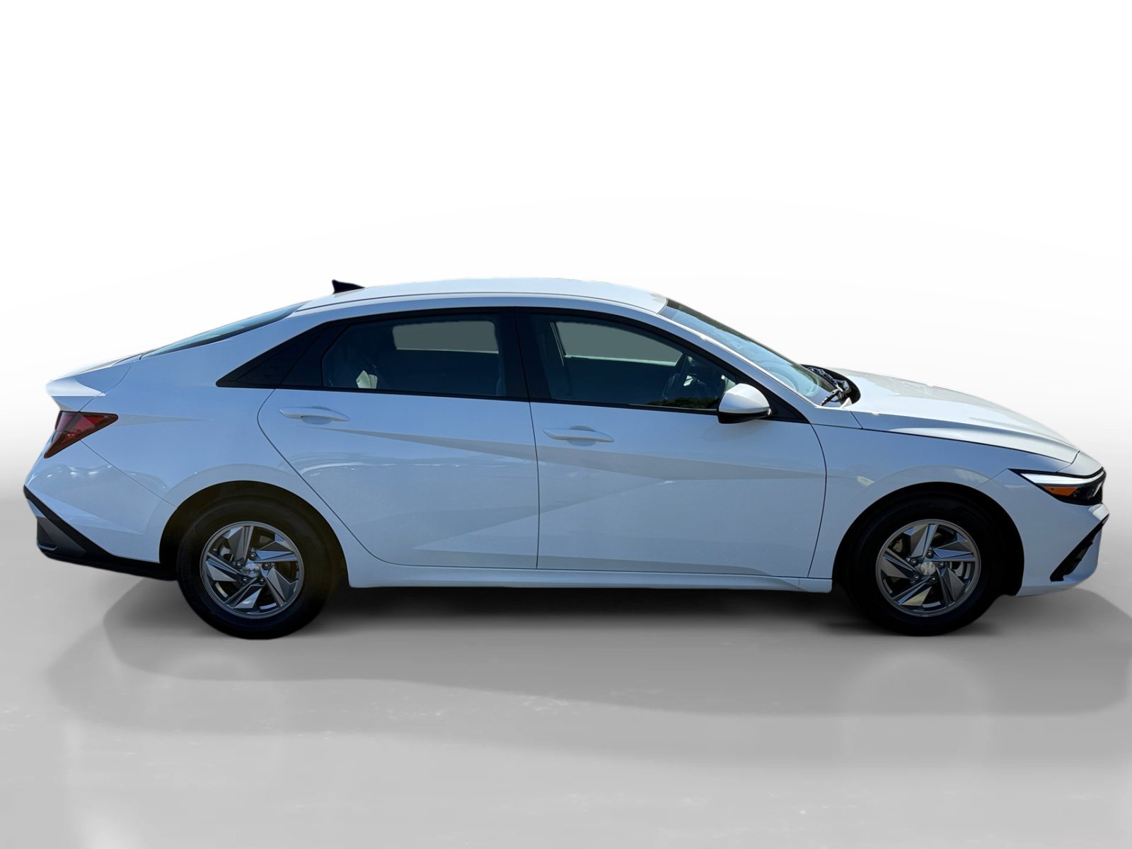 Certified Used 2025 White Hyundai SE image 6