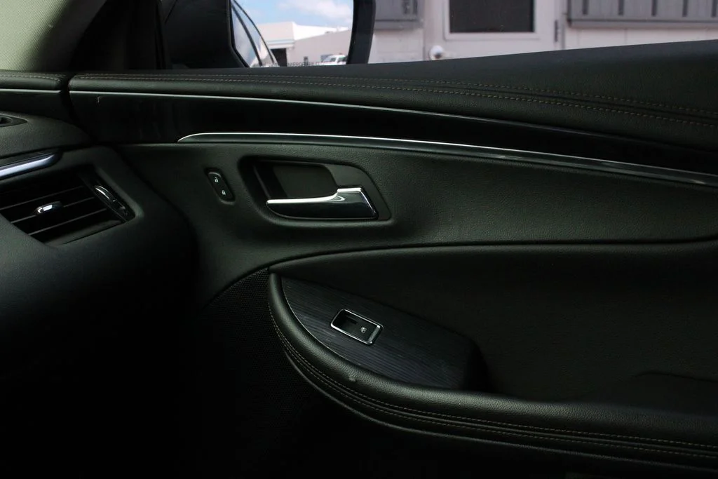 Used 2018 White Chevrolet LT image 22