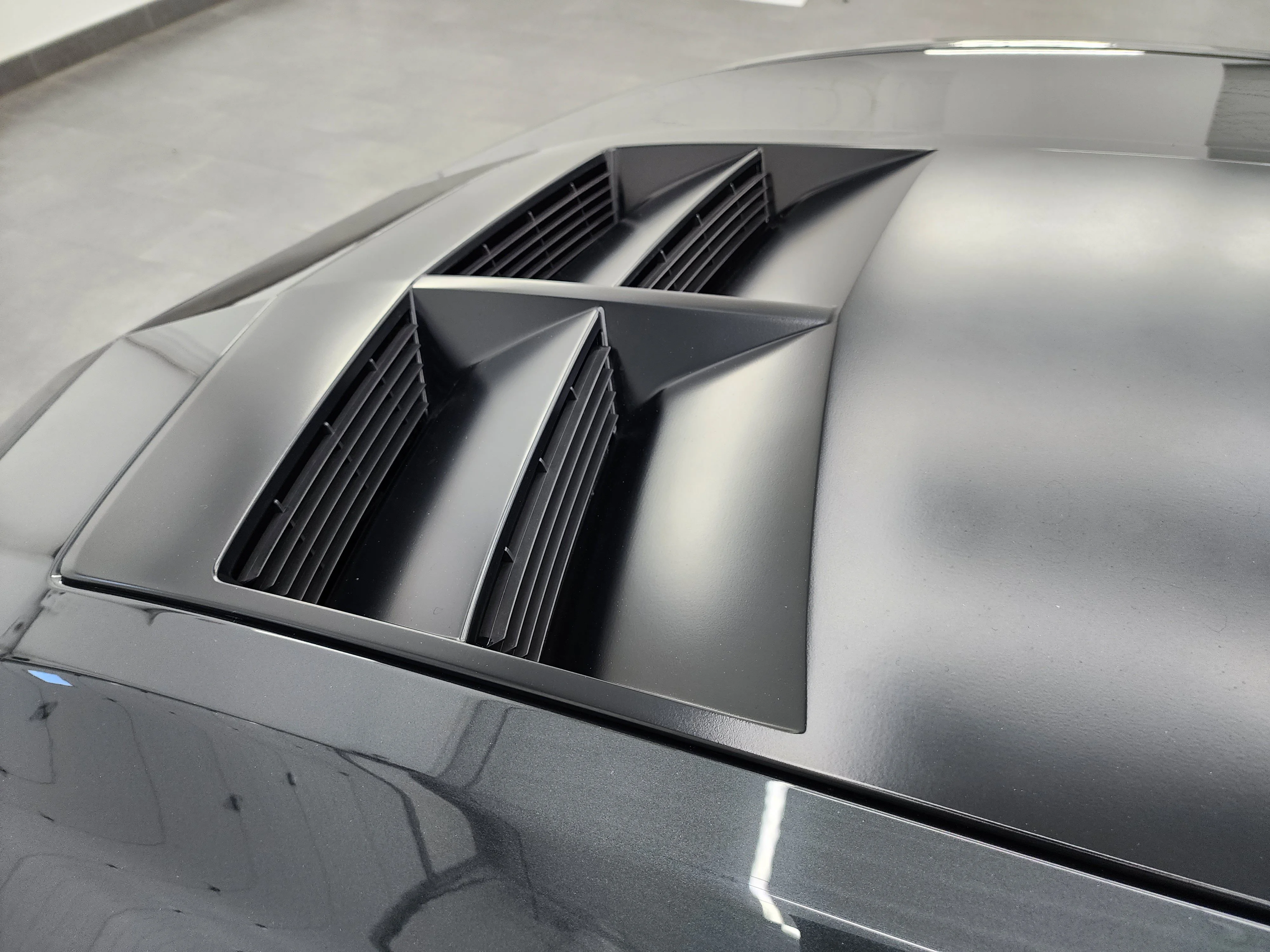 Used 2012 Ashen Gray Metallic Chevrolet ZL1 image 34
