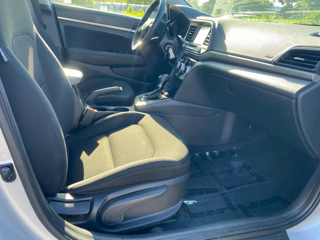 Used 2019 Silver Hyundai SEL image 9