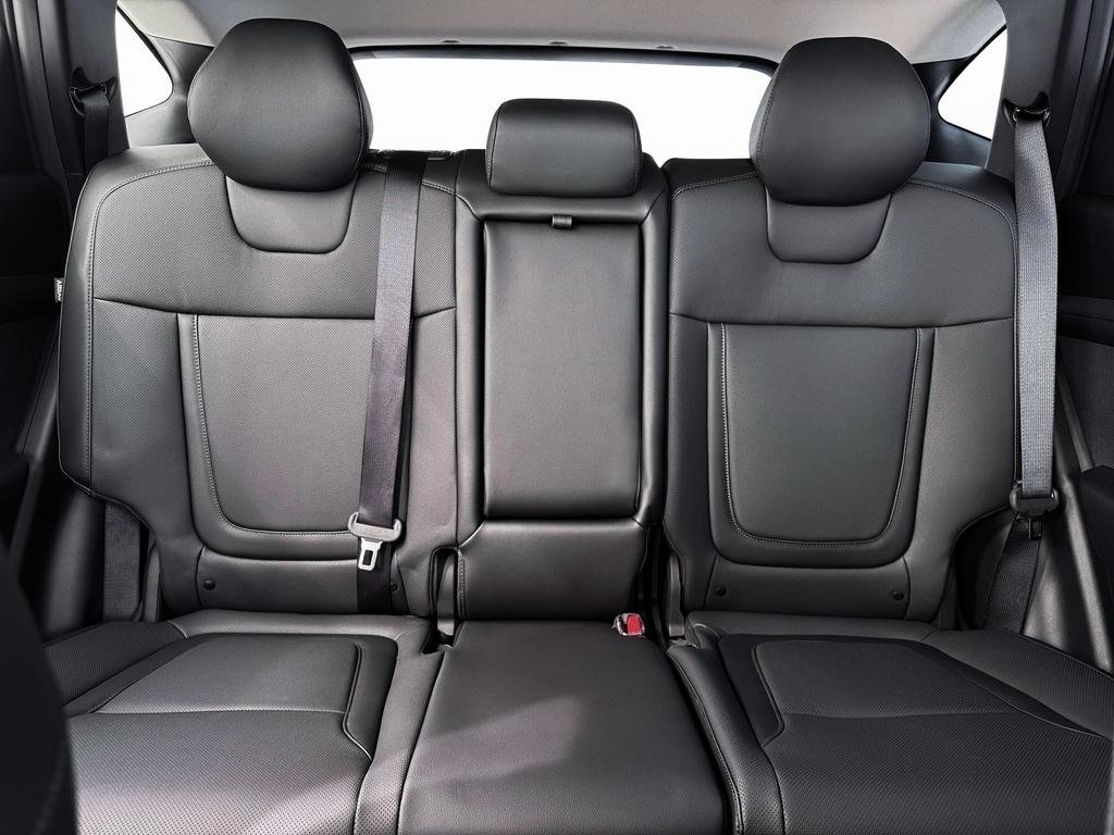New 2026 White Hyundai SEL Premium AWD image 16