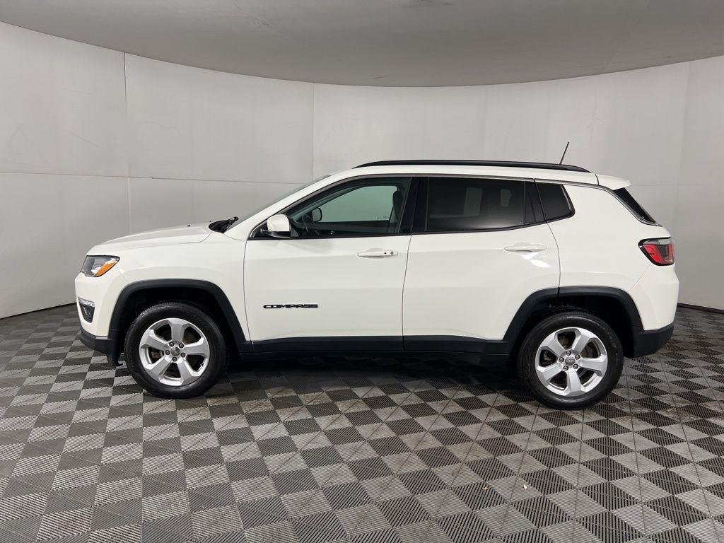 Used 2019 White Clearcoat Jeep Latitude image 6