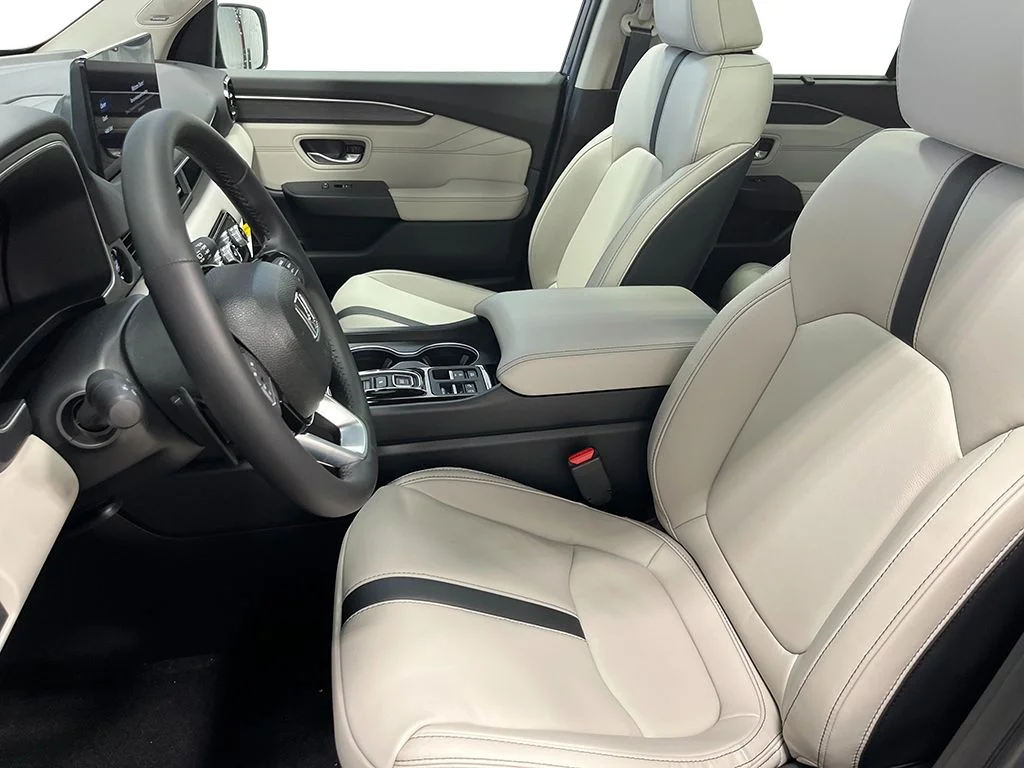 New 2026 Platinum White Pearl Honda Touring image 15