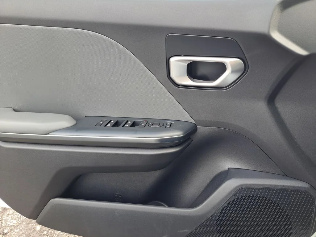 New 2025 White Kia LXS image 15