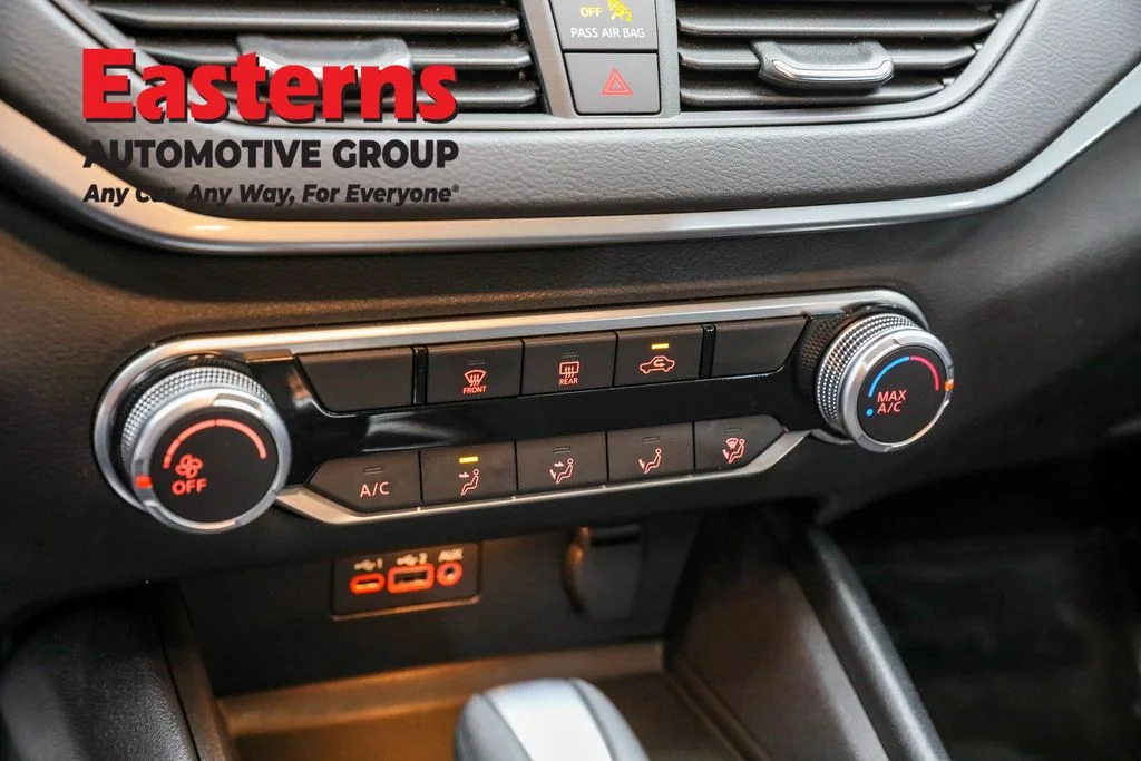 Used 2022 Silver Nissan 2.5 SV image 20