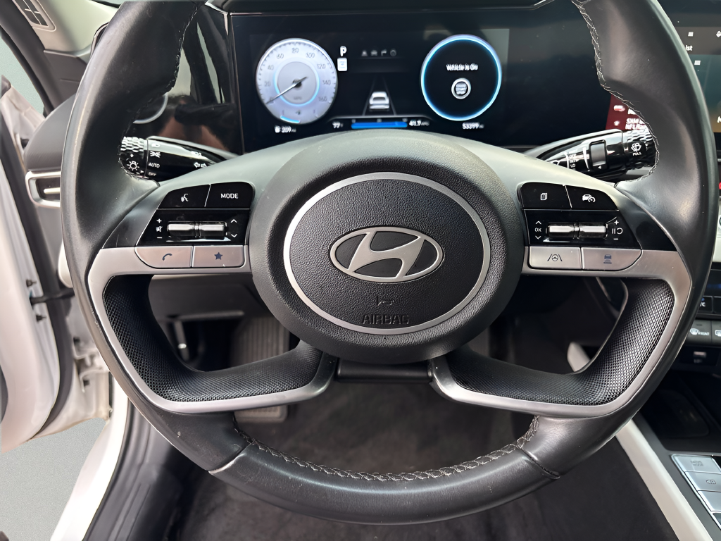 Used 2025 White Hyundai Limited image 13