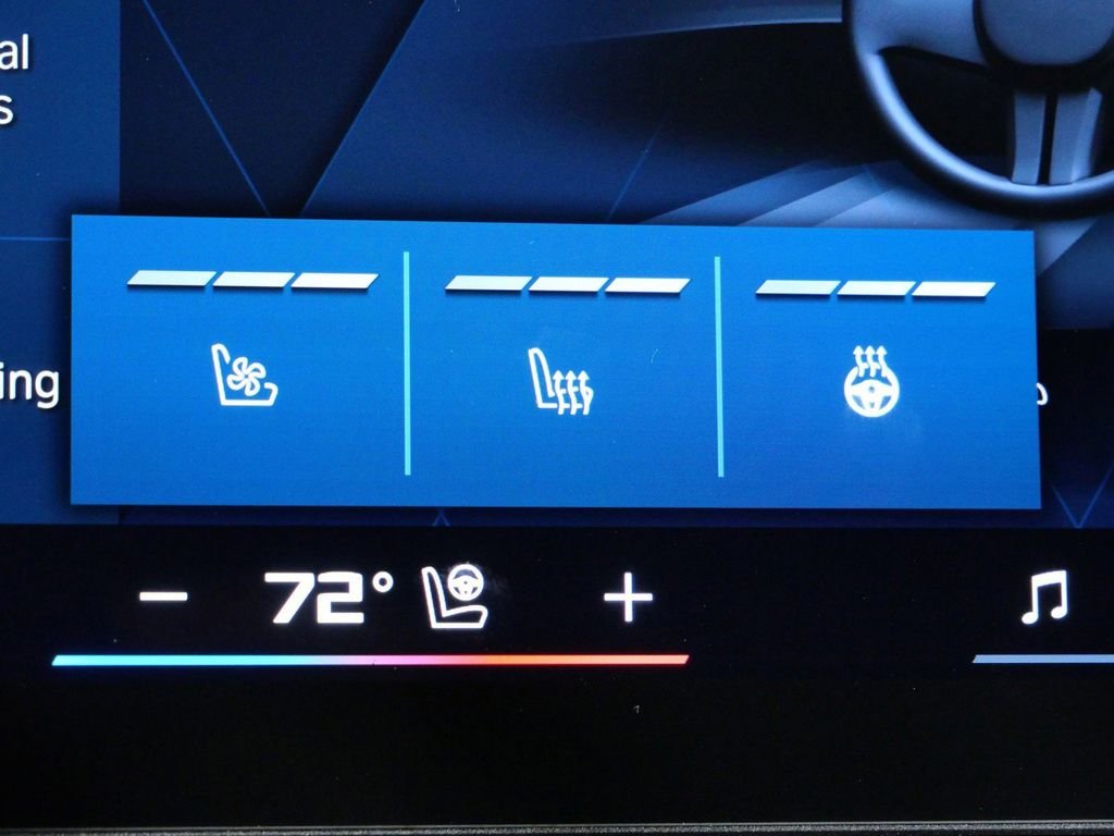 New 2026 Alpine White BMW Base image 46