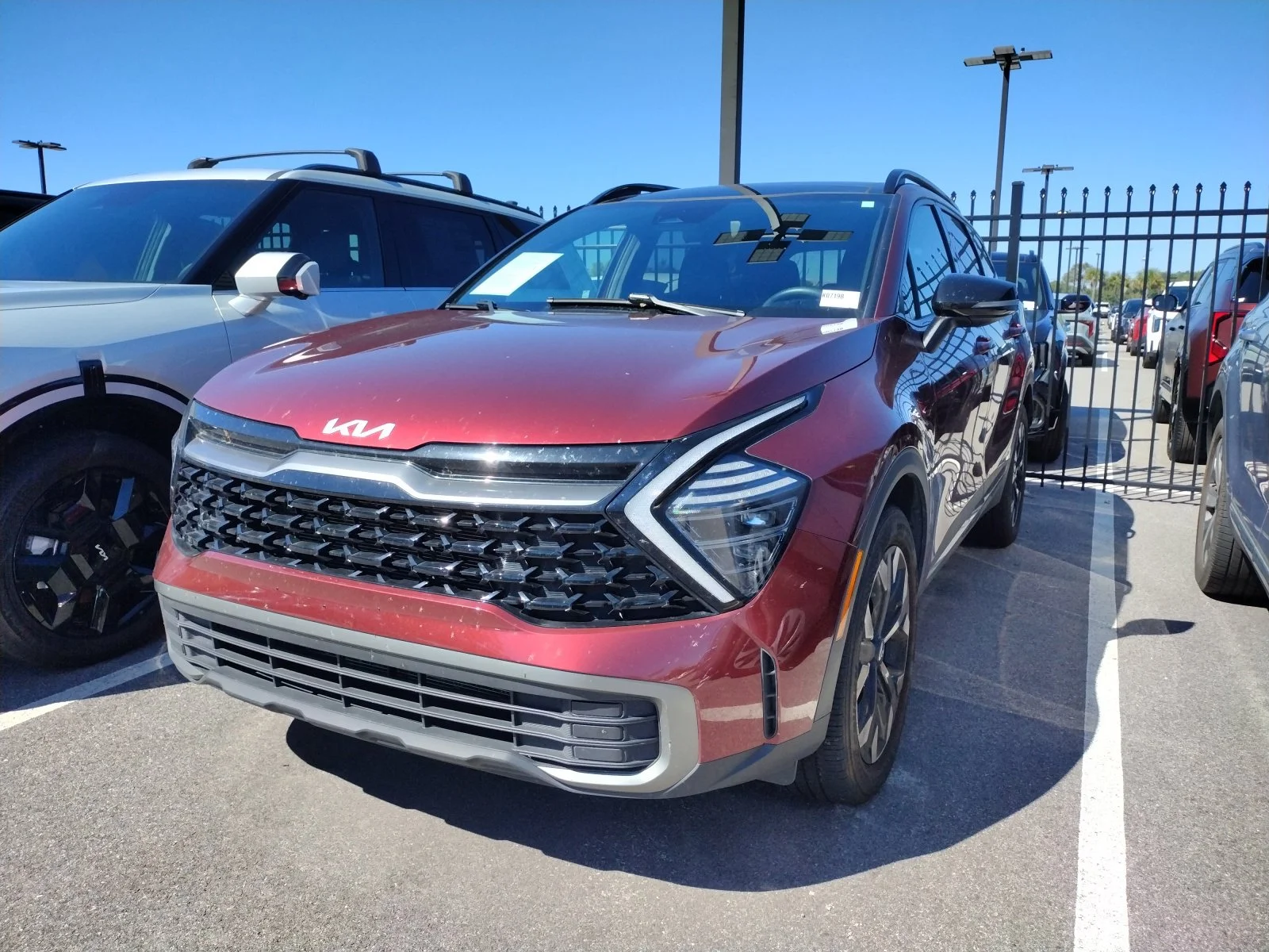 Used 2024 Red Kia X-Line image 2