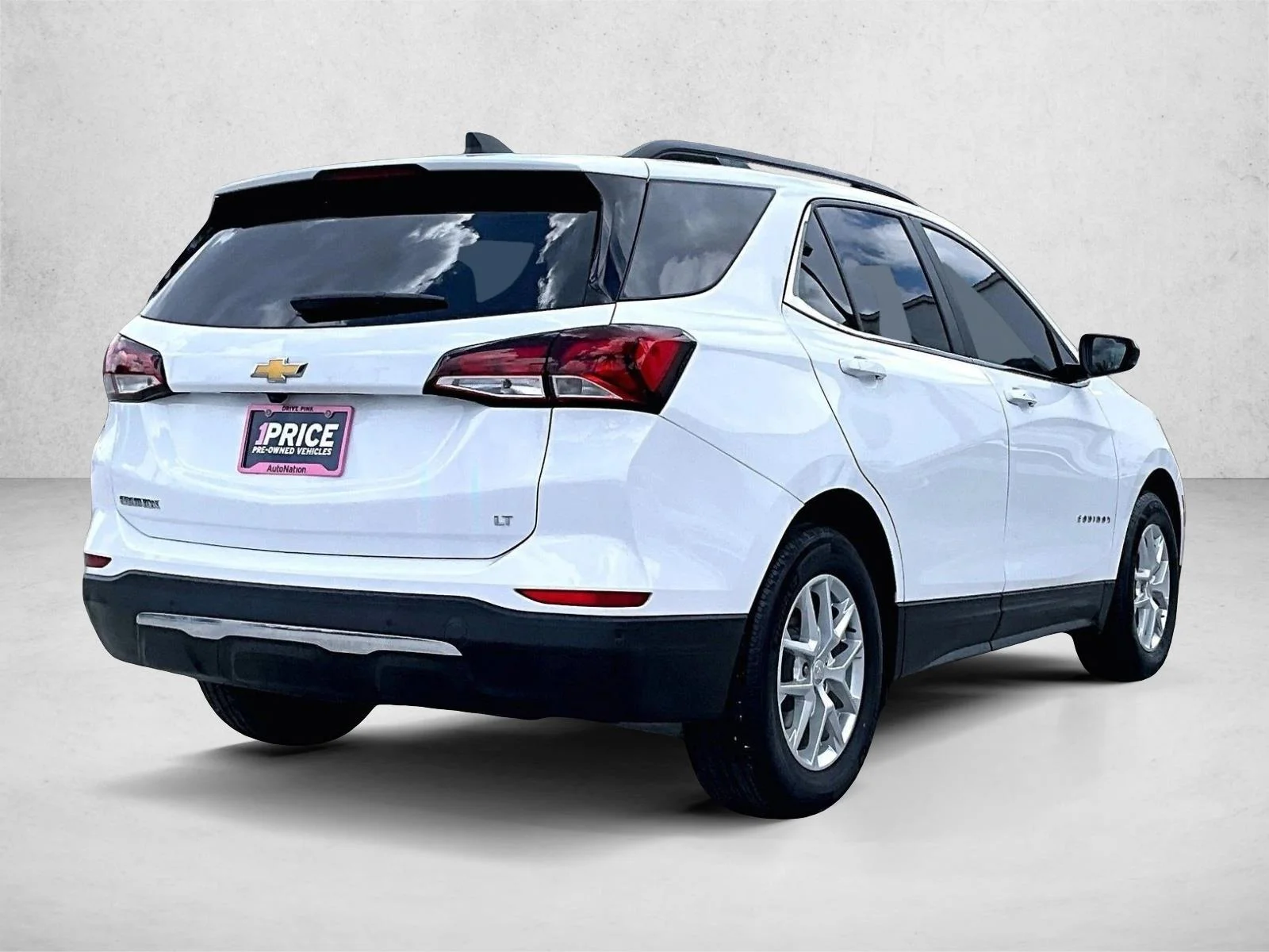 Used 2023 Summit White Chevrolet LT image 2