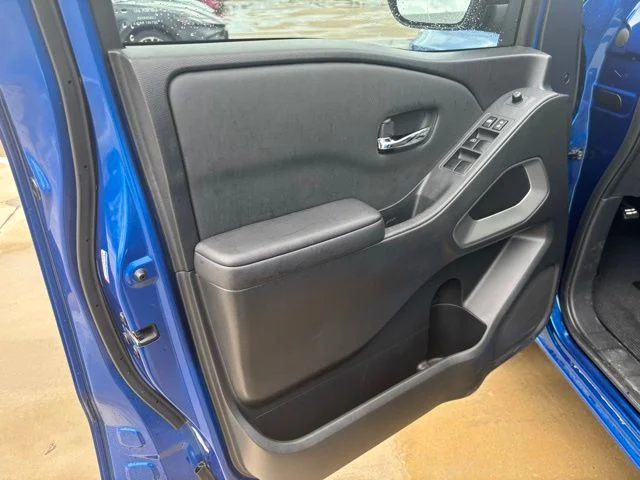 Used 2024 Blue Nissan SV image 9