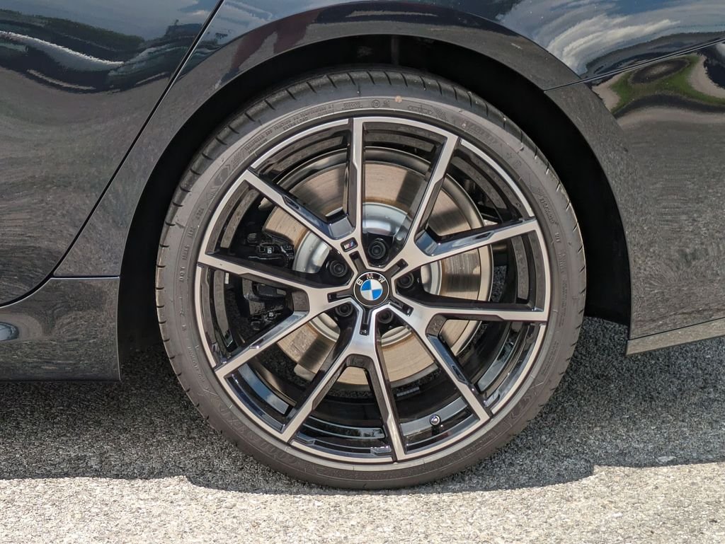 2026 BMW 8 Series 840i - Photo 9