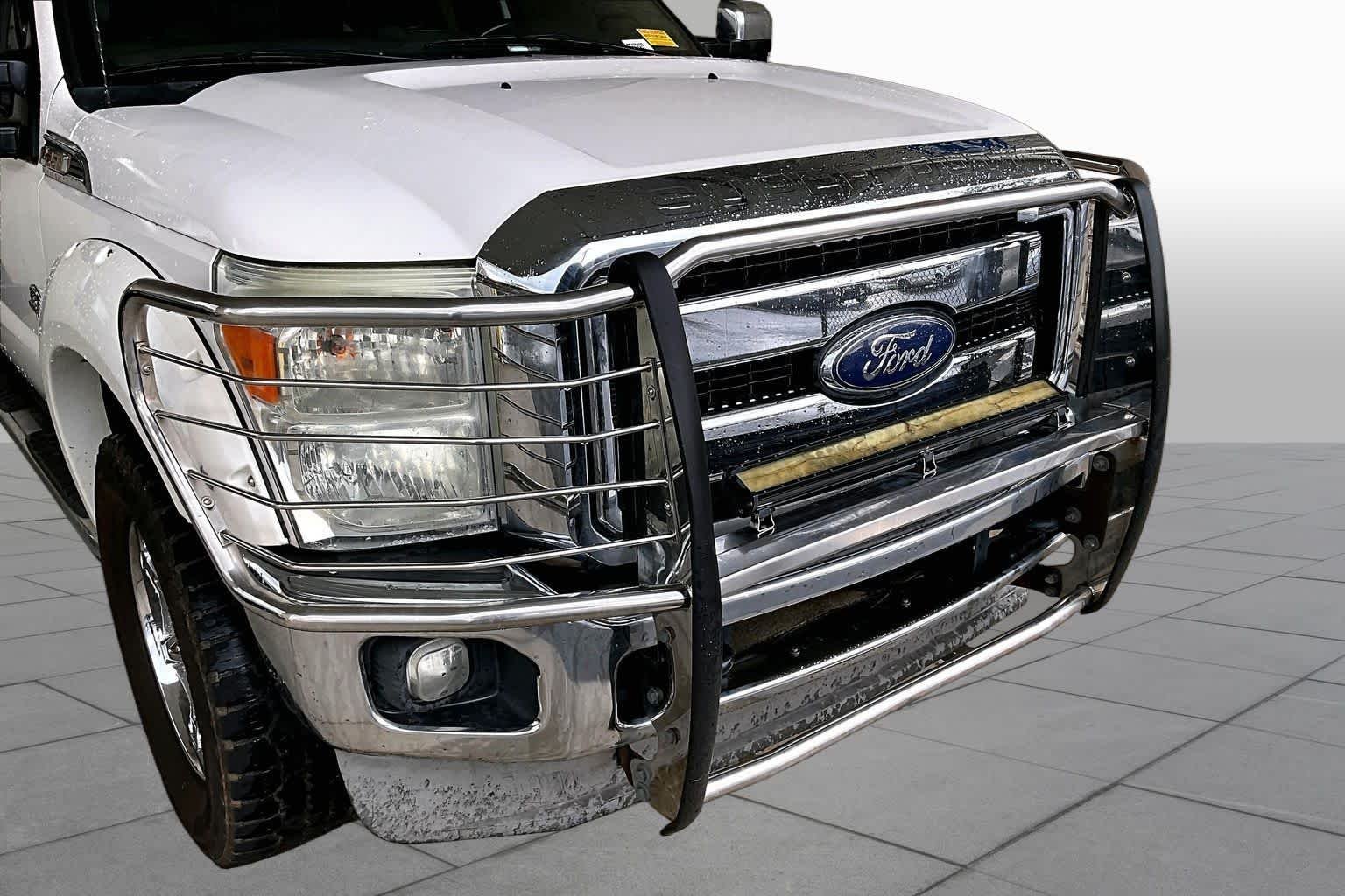 Used 2014 White Platinum Metallic Tri-Coat Ford Lariat image 28