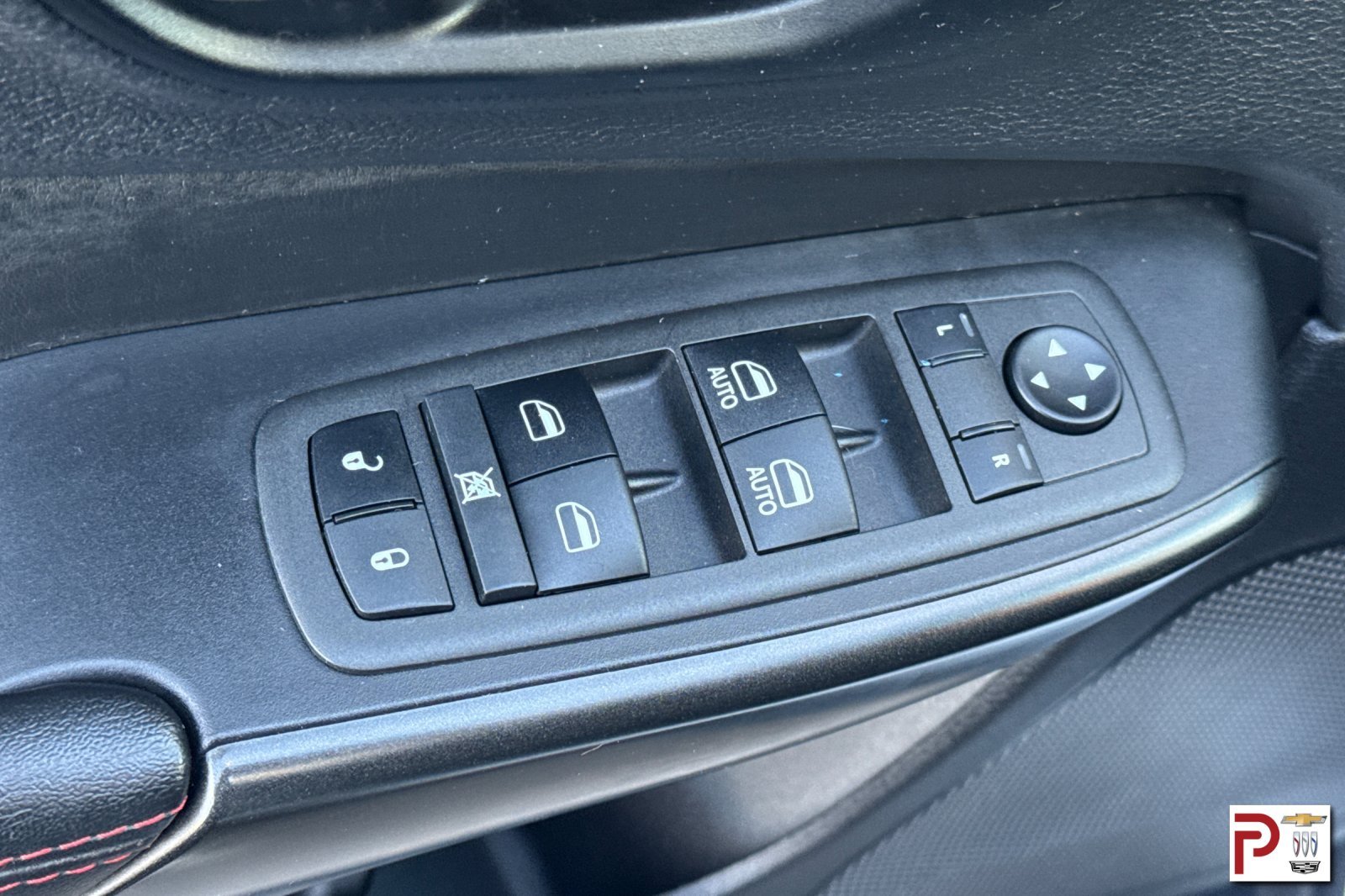 Used 2022 White Jeep Trailhawk image 12