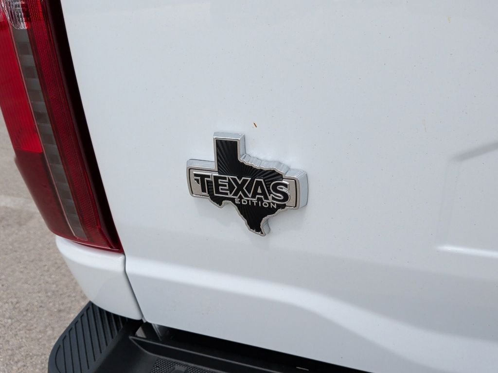 New 2026 Oxford White Ford XLT image 39