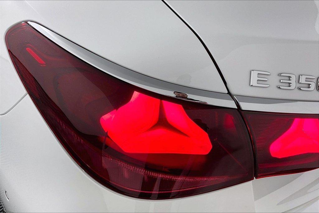2026 Mercedes-Benz E-Class E350 - Photo 24