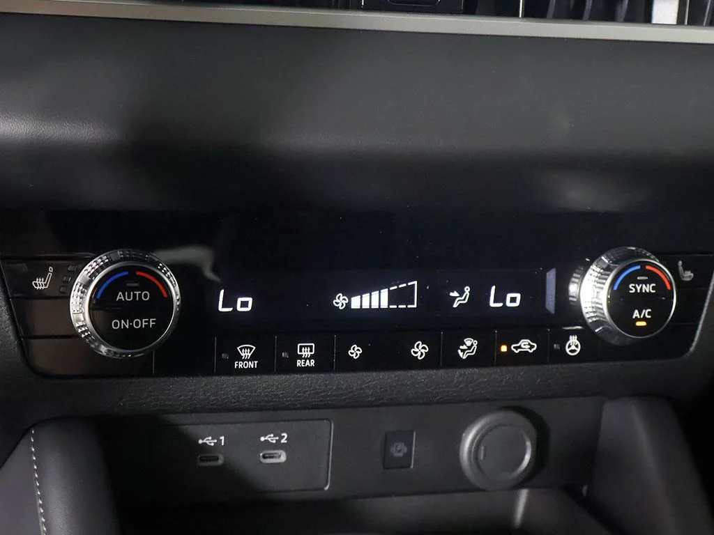 New 2026 White Mitsubishi LE 1.5T 2WD image 43