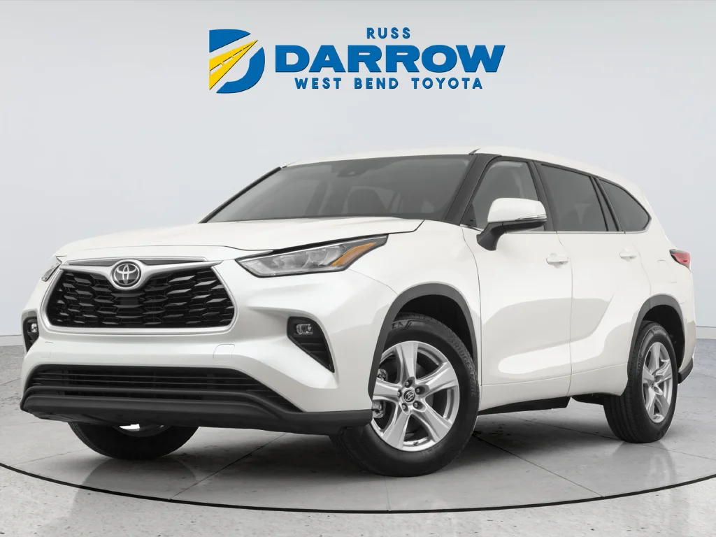 Used 2020 White Toyota XLE image 3