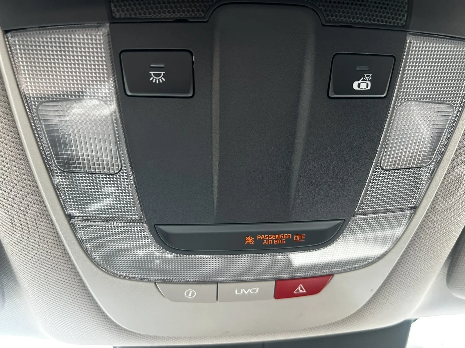 Used 2022 Black Kia S image 23