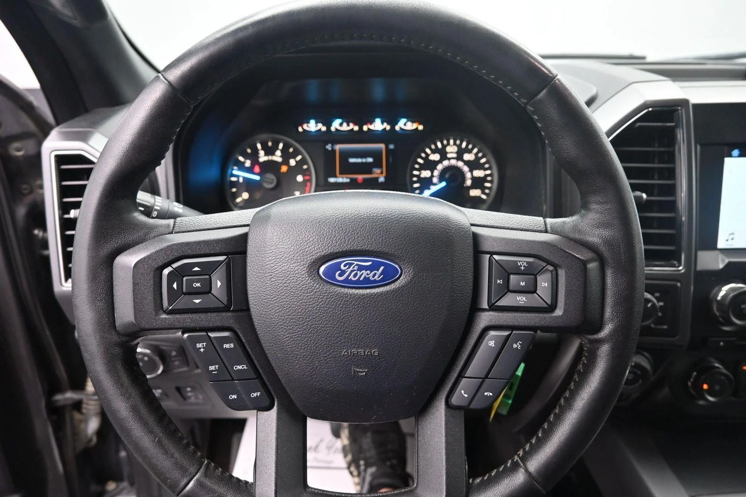 Used 2018 Magnetic Ford XLT image 23
