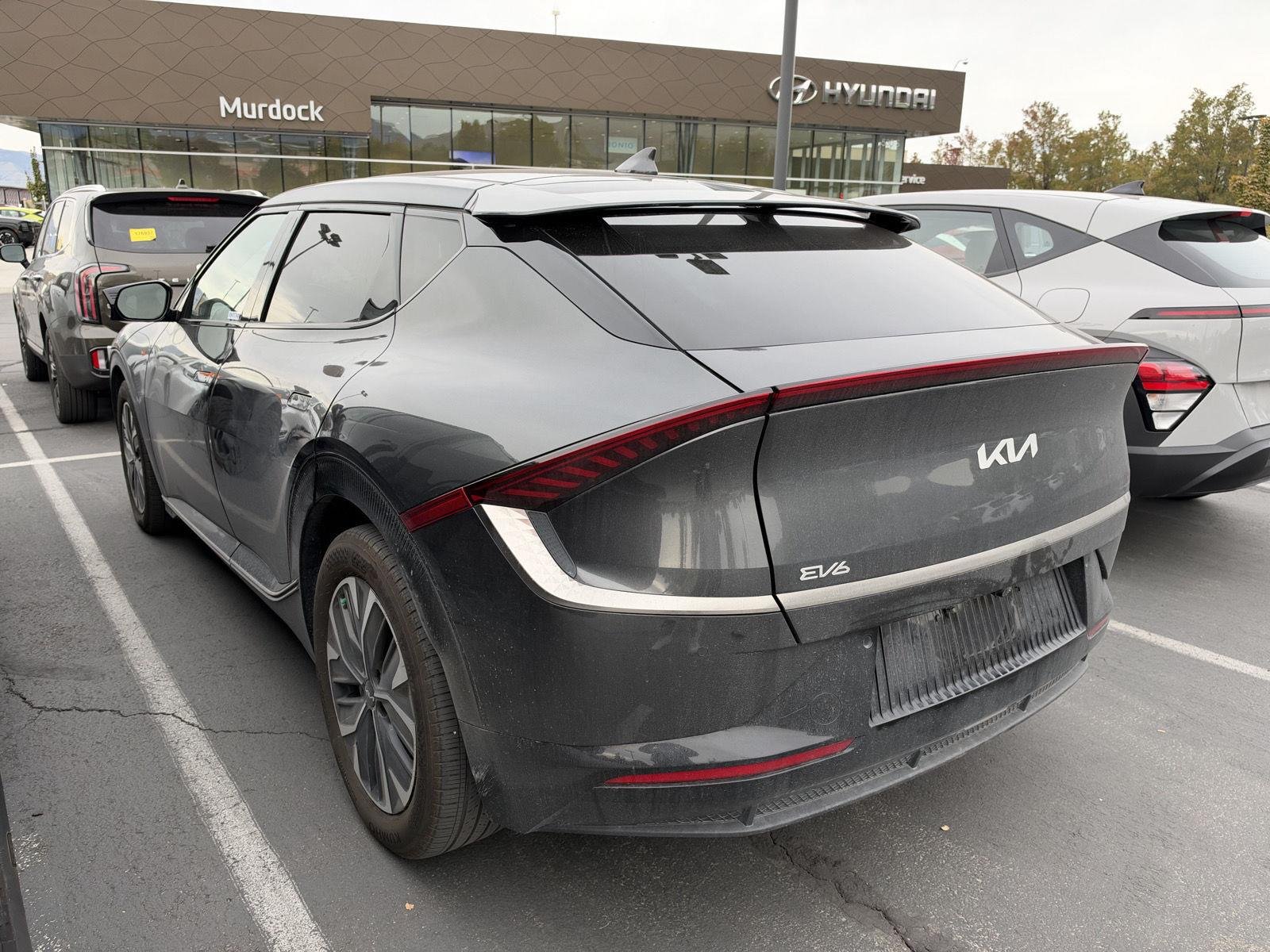 Used 2024 Interstellar Gray kia Wind image 6