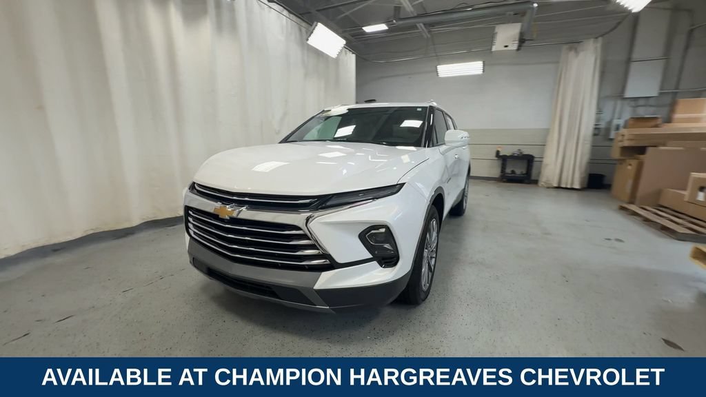 Certified Used 2024 Iridescent Pearl Tricoat Chevrolet Premier image 5