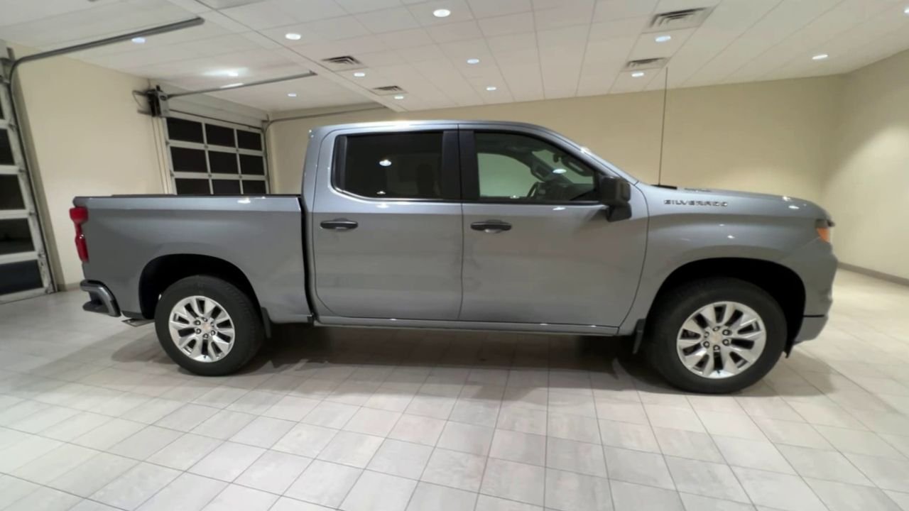 2025 Chevrolet Silverado 1500 Custom - Photo 32