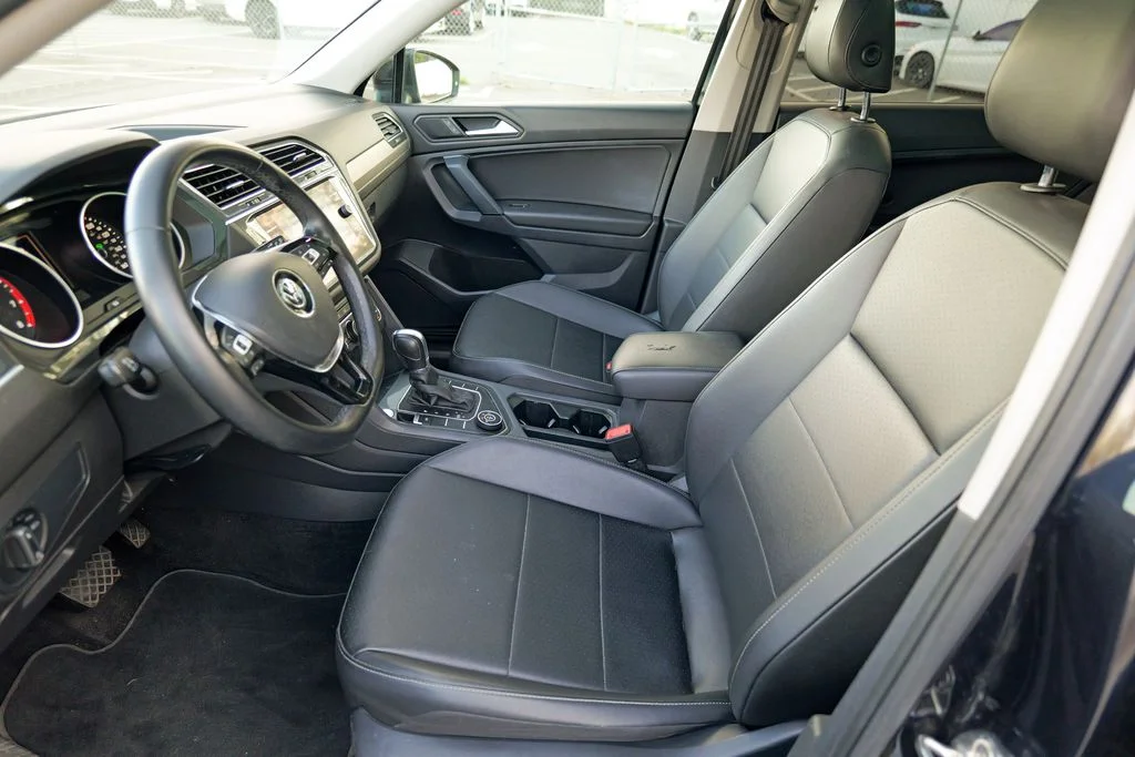 Used 2019 Platinum Gray Metallic Volkswagen 2.0T SE image 20