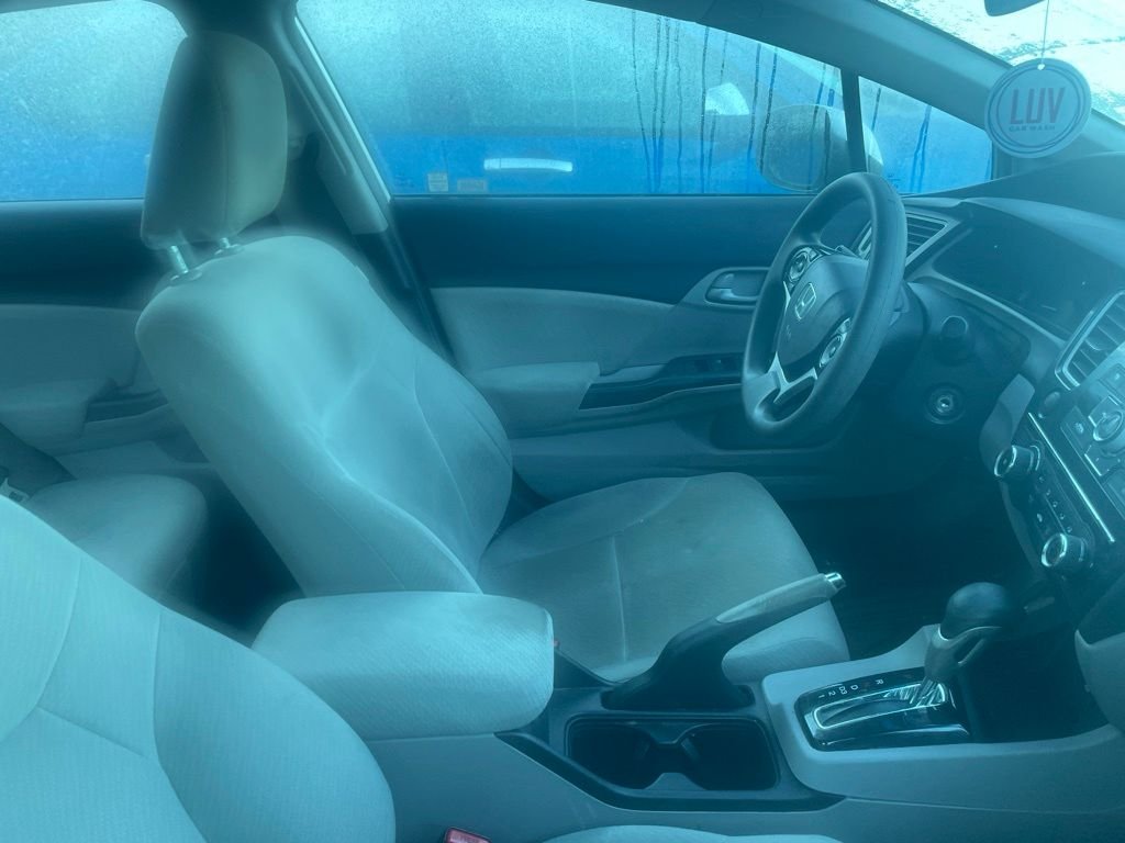 Used 2013 Alabaster Silver Metallic Honda LX image 8