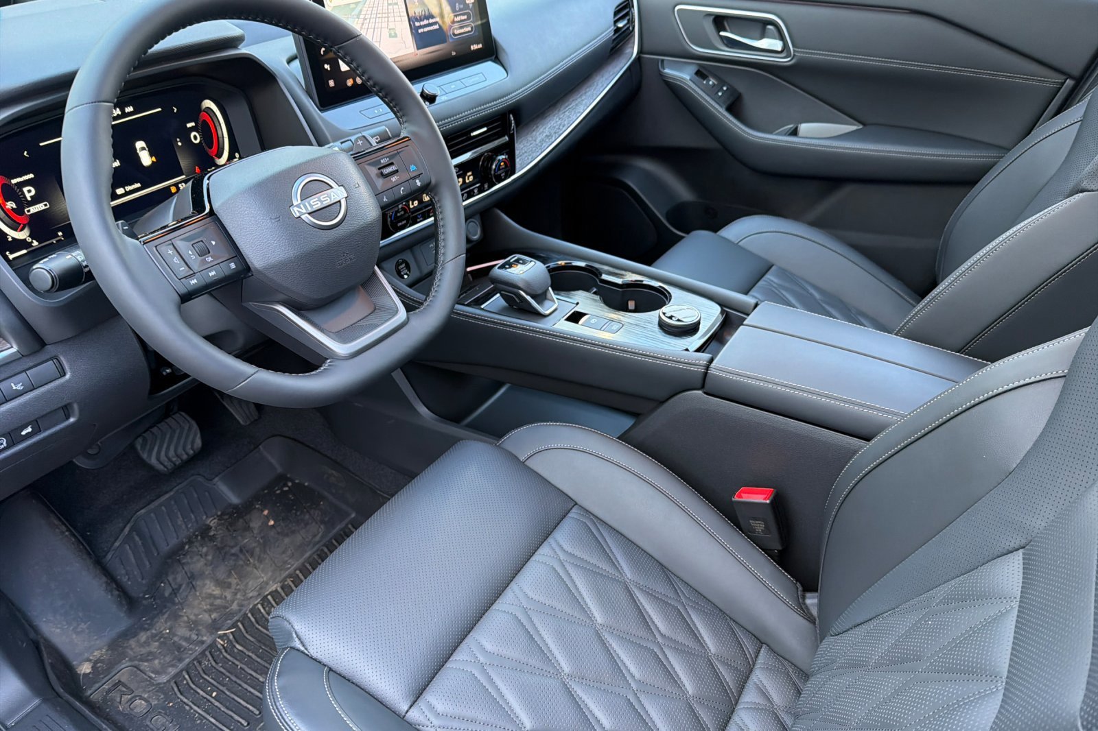 New 2026 Everest White Pearl/Super Black Nissan Platinum image 7