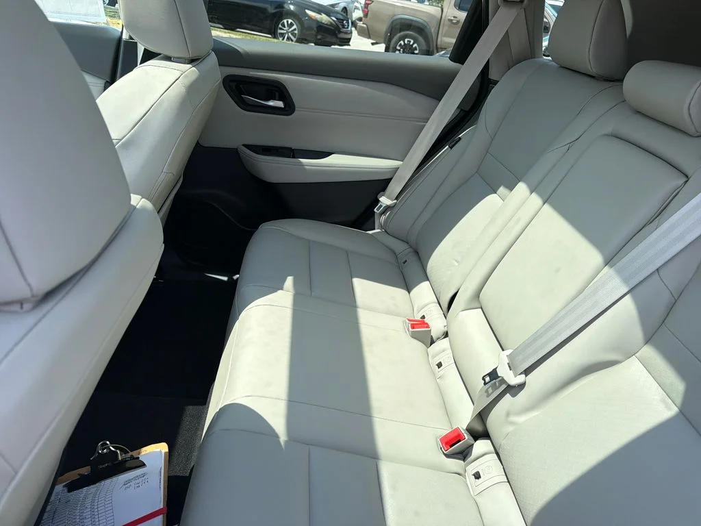 New 2026 Everest White Pearl TriCoat Nissan Dark Armor™ image 32