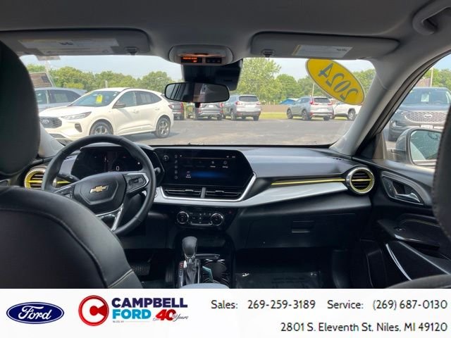 Used 2024 Sterling Gray Metallic Chevrolet LT image 17